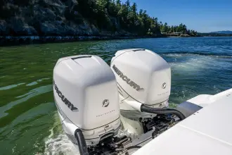 Thumbnail von Boston Whaler 330 Outrage