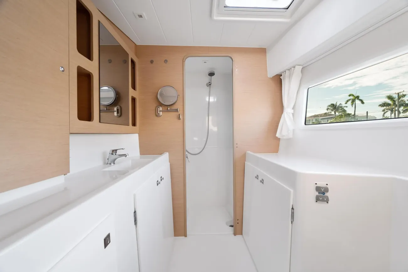 Thumbnail von Lagoon 42 Curvy Mermaid