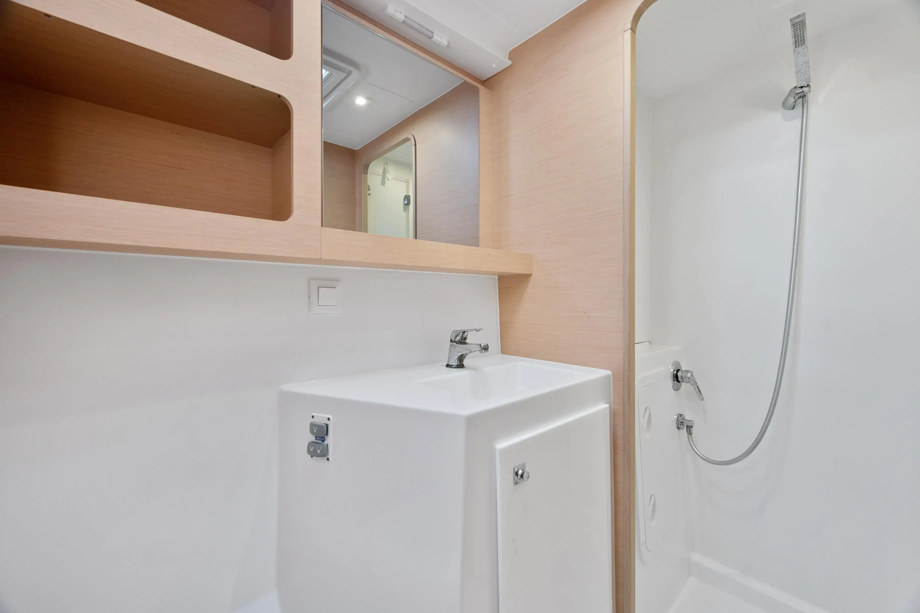 Thumbnail von Lagoon 42 Curvy Mermaid