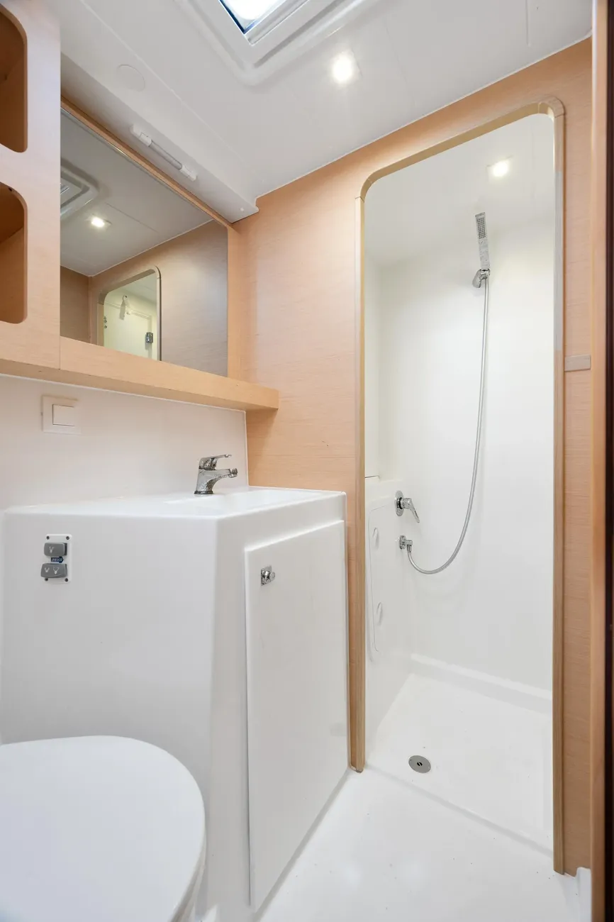 Thumbnail von Lagoon 42 Curvy Mermaid