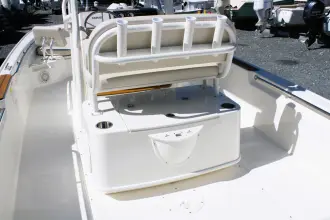 Thumbnail von Boston Whaler 210 Montauk