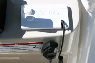 Thumbnail von Boston Whaler 210 Montauk