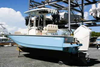 Thumbnail von Boston Whaler 210 Montauk