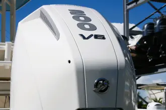 Thumbnail von Boston Whaler 210 Montauk