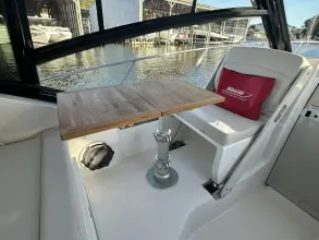 Thumbnail von Boston Whaler 325 Conquest