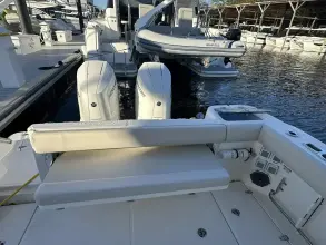 Thumbnail von Boston Whaler 325 Conquest