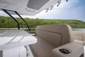 Thumbnail von Cruisers Yachts 38 VTR