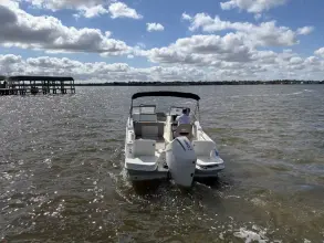 Thumbnail von Boston Whaler 210 Vantage