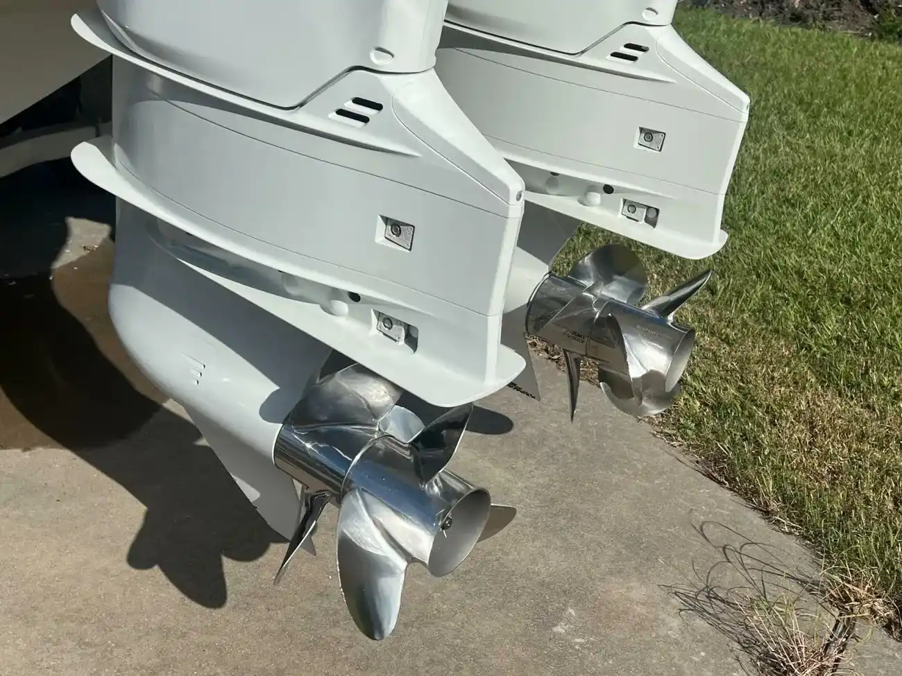 Thumbnail von Carrera Boats 32 Center Console