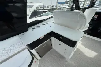 Thumbnail von Sea Ray 370 Sundancer Außenborder