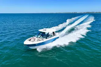 Thumbnail von Boston Whaler 330 Vantage