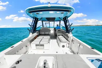 Thumbnail von Boston Whaler 330 Vantage