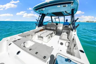Thumbnail von Boston Whaler 330 Vantage