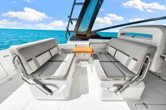 Thumbnail von Boston Whaler 330 Vantage
