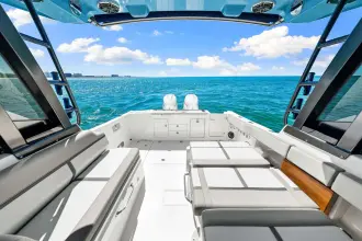 Thumbnail von Boston Whaler 330 Vantage