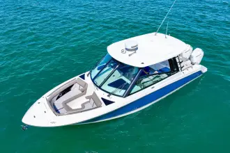 Thumbnail von Boston Whaler 330 Vantage