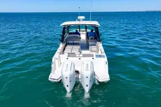 Thumbnail von Boston Whaler 330 Vantage
