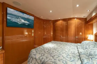 Thumbnail von Hatteras 80 Enclosed Bridge Skylounge Royal Reelin