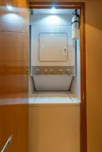 Thumbnail von Hatteras 80 Enclosed Bridge Skylounge Royal Reelin