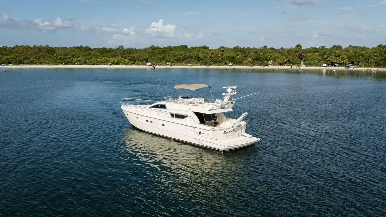 Thumbnail von Ferretti Yachts 55 Bond Voyage