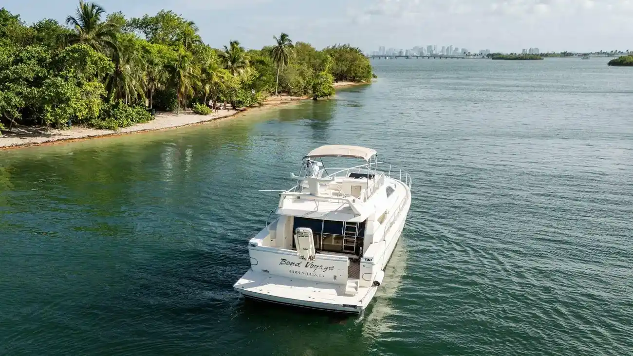 Thumbnail von Ferretti Yachts 55 Bond Voyage