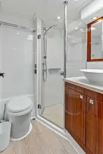 Thumbnail von Riviera 48 Aesculapian