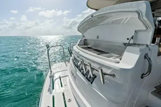 Thumbnail von Riviera 48 Aesculapian