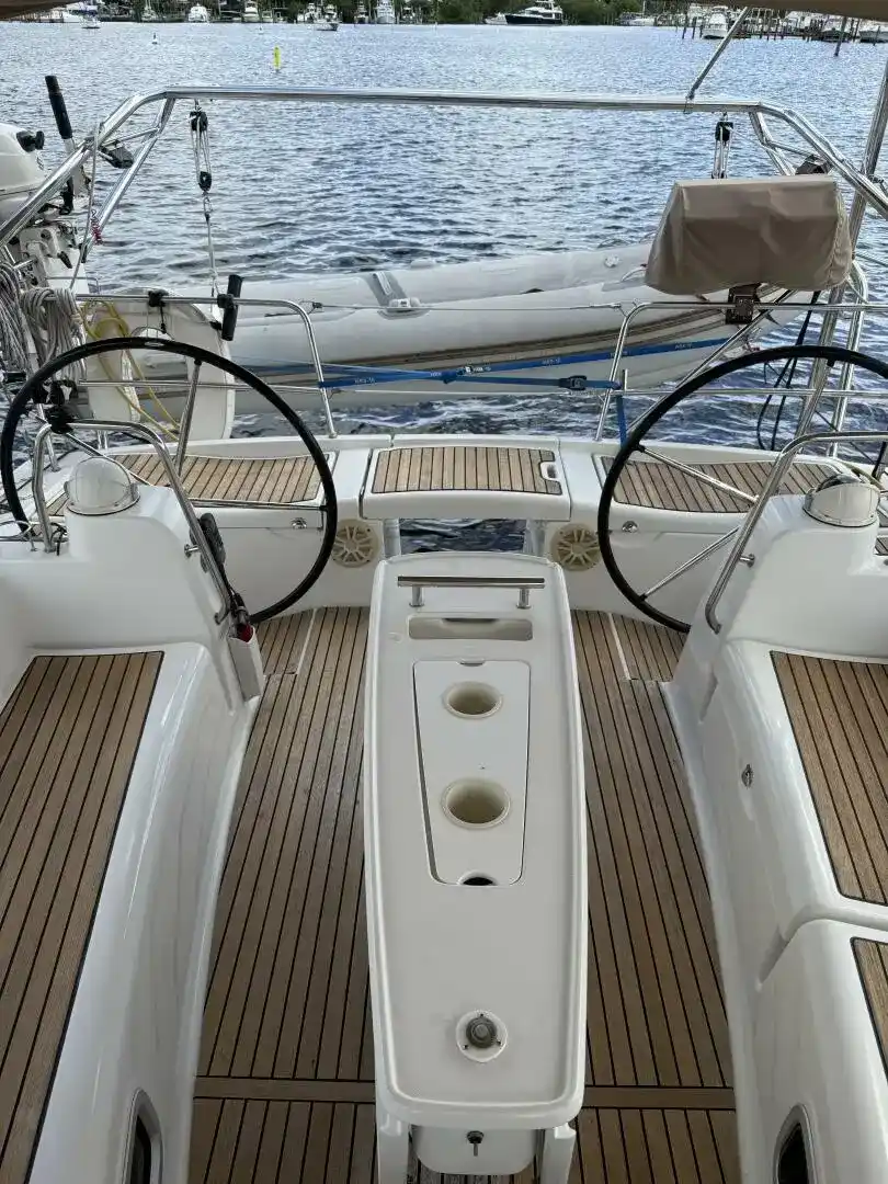 Thumbnail von Beneteau Oceanis 43 Vision 360
