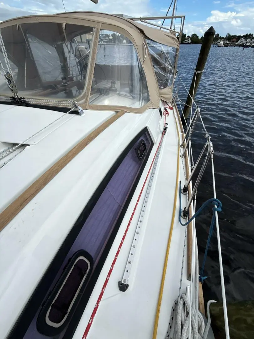 Thumbnail von Beneteau Oceanis 43 Vision 360