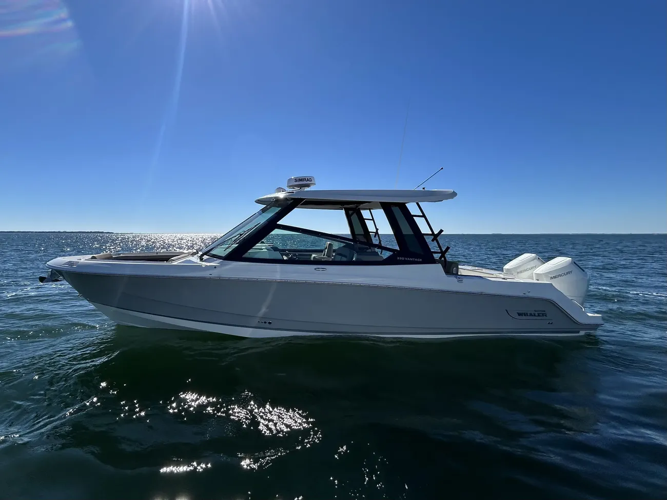 Boston Whaler 330 Vantage