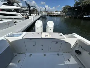 Thumbnail von Boston Whaler 330 Vantage