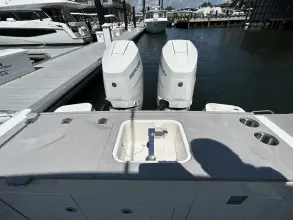 Thumbnail von Boston Whaler 330 Vantage
