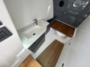 Thumbnail von Boston Whaler 330 Vantage