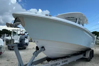 Thumbnail von Everglades 335 CC Ice Blue