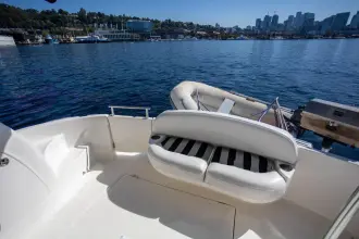 Thumbnail von Meridian 341 Sedan