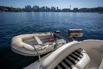 Thumbnail von Meridian 341 Sedan