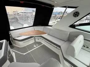 Thumbnail von Sea Ray 320 Sundancer fuera de borda