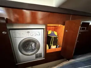 Thumbnail von Meridian 441 Sedan