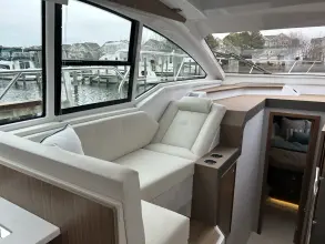 Thumbnail von Cruisers Yachts 42 Cantius