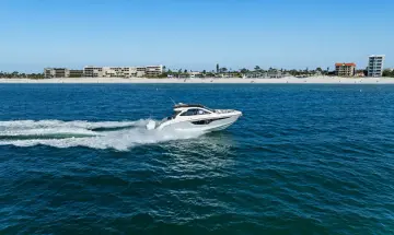 Thumbnail von Cruisers Yachts 42 GLS OB