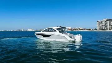 Thumbnail von Cruisers Yachts 42 GLS OB