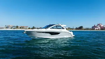Thumbnail von Cruisers Yachts 42 GLS OB