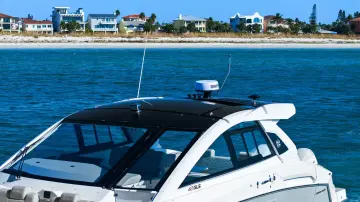 Thumbnail von Cruisers Yachts 42 GLS OB