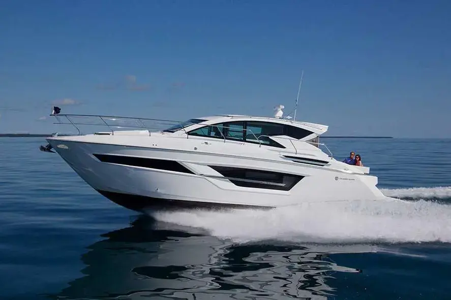 Cruisers Yachts 46 Cantius