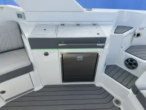 Thumbnail von Sea Ray SLX 350