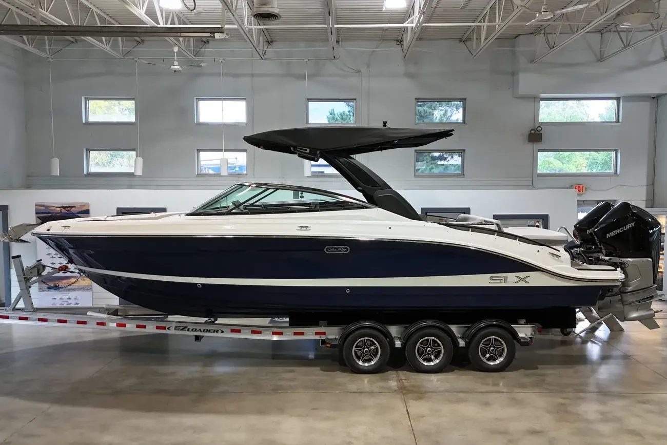 Sea Ray SLX 280 fuera de borda