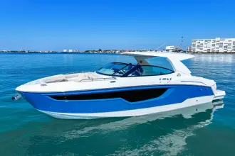 Thumbnail von Cruisers Yachts 38 GLS OB