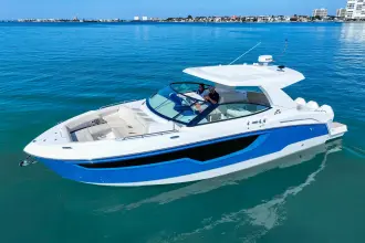 Thumbnail von Cruisers Yachts 38 GLS OB
