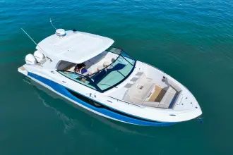 Thumbnail von Cruisers Yachts 38 GLS OB