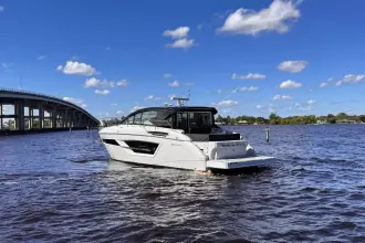 Thumbnail von Cruisers Yachts 46 Cantius